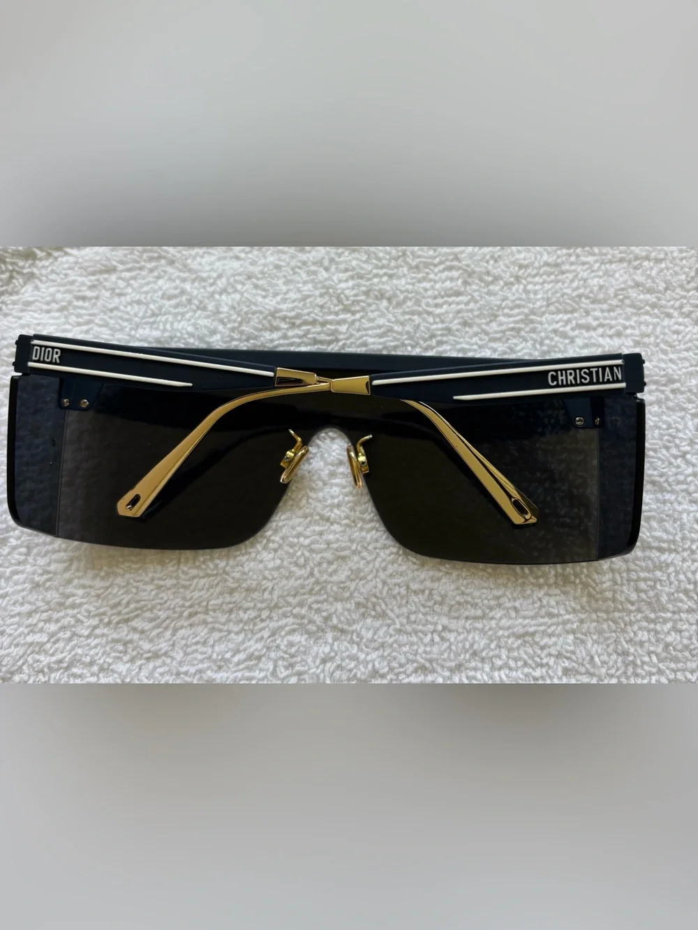 Dior none provided